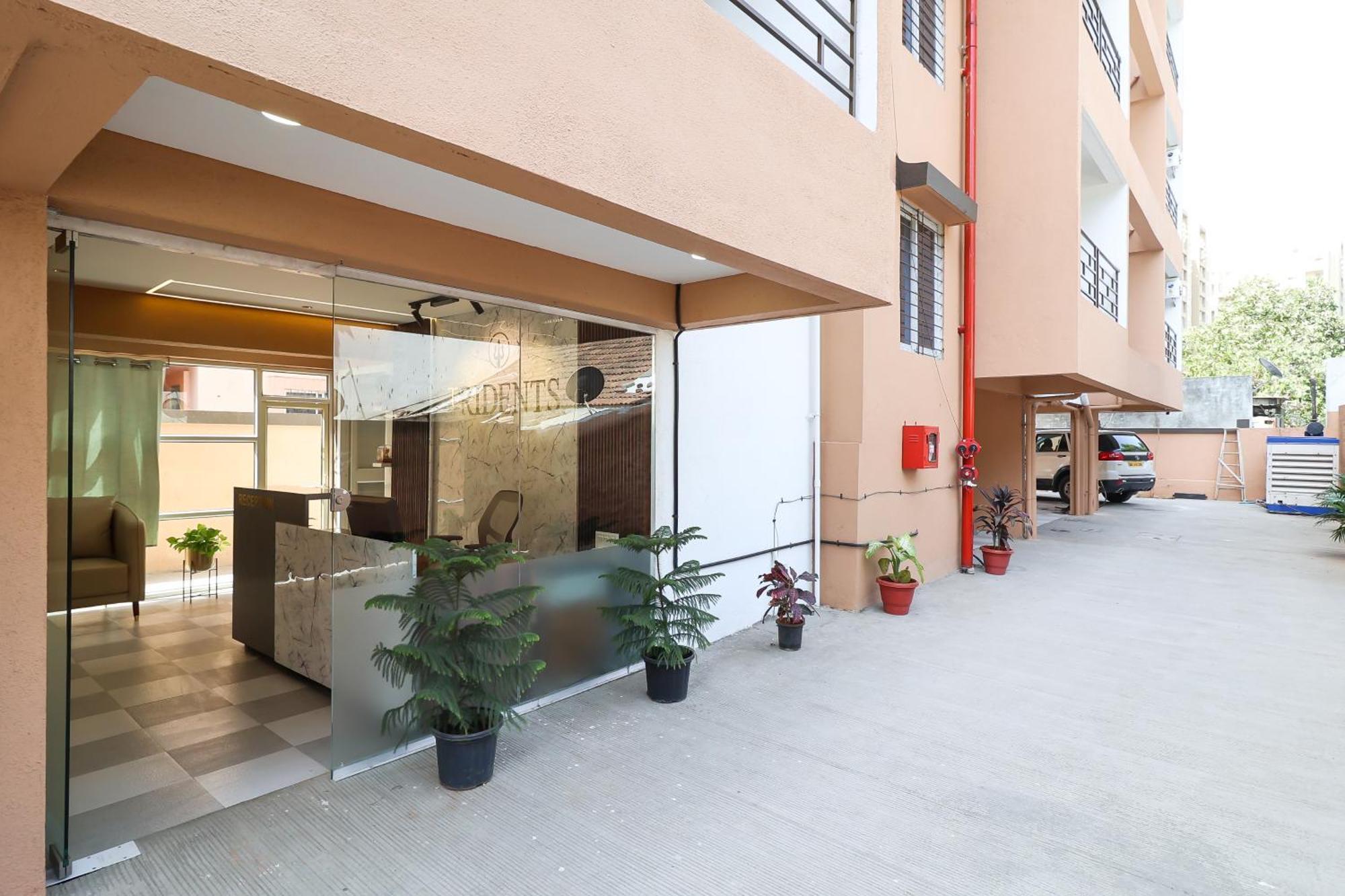 Hotel Tridents Hinjawadi Exterior photo