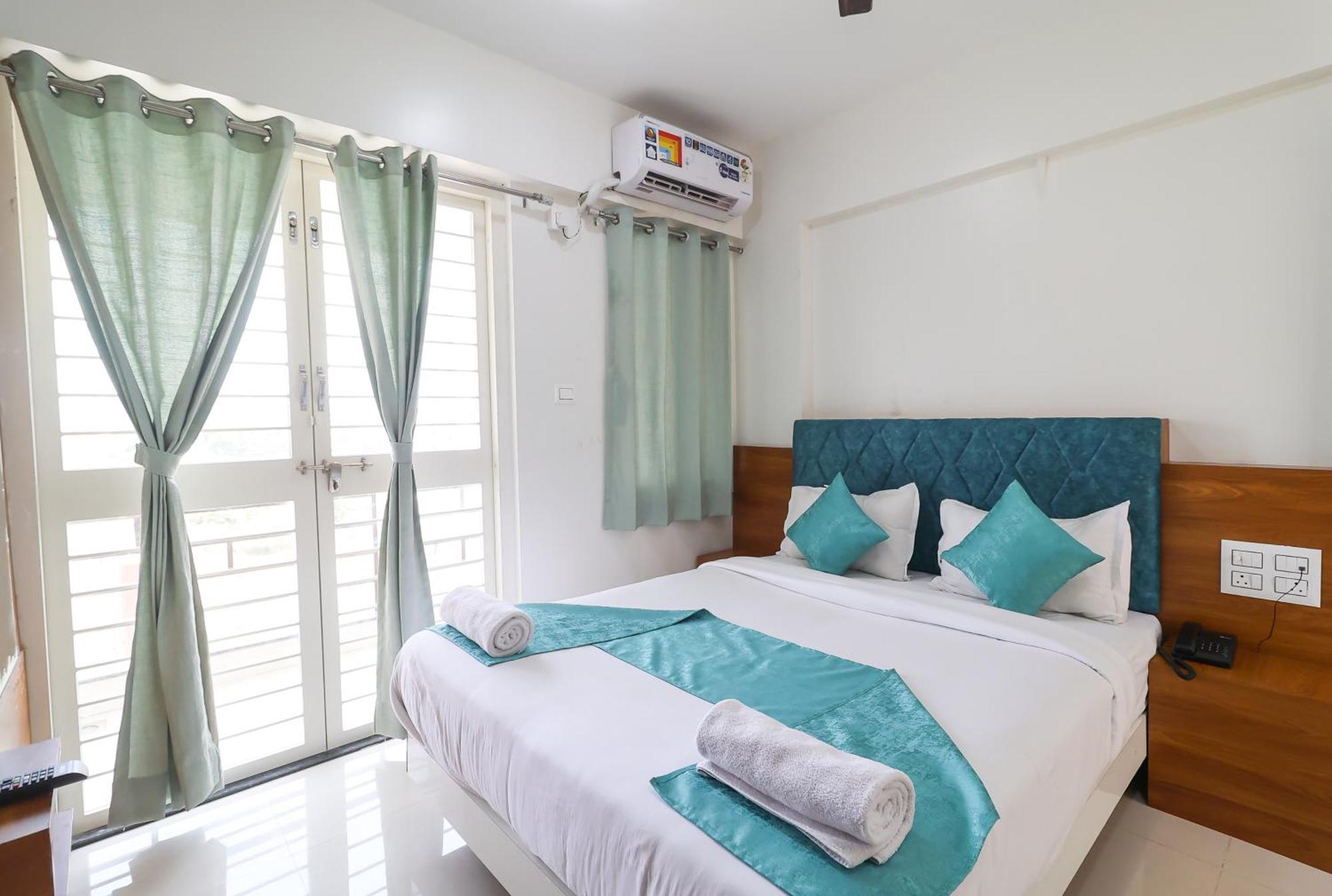 Hotel Tridents Hinjawadi Exterior photo